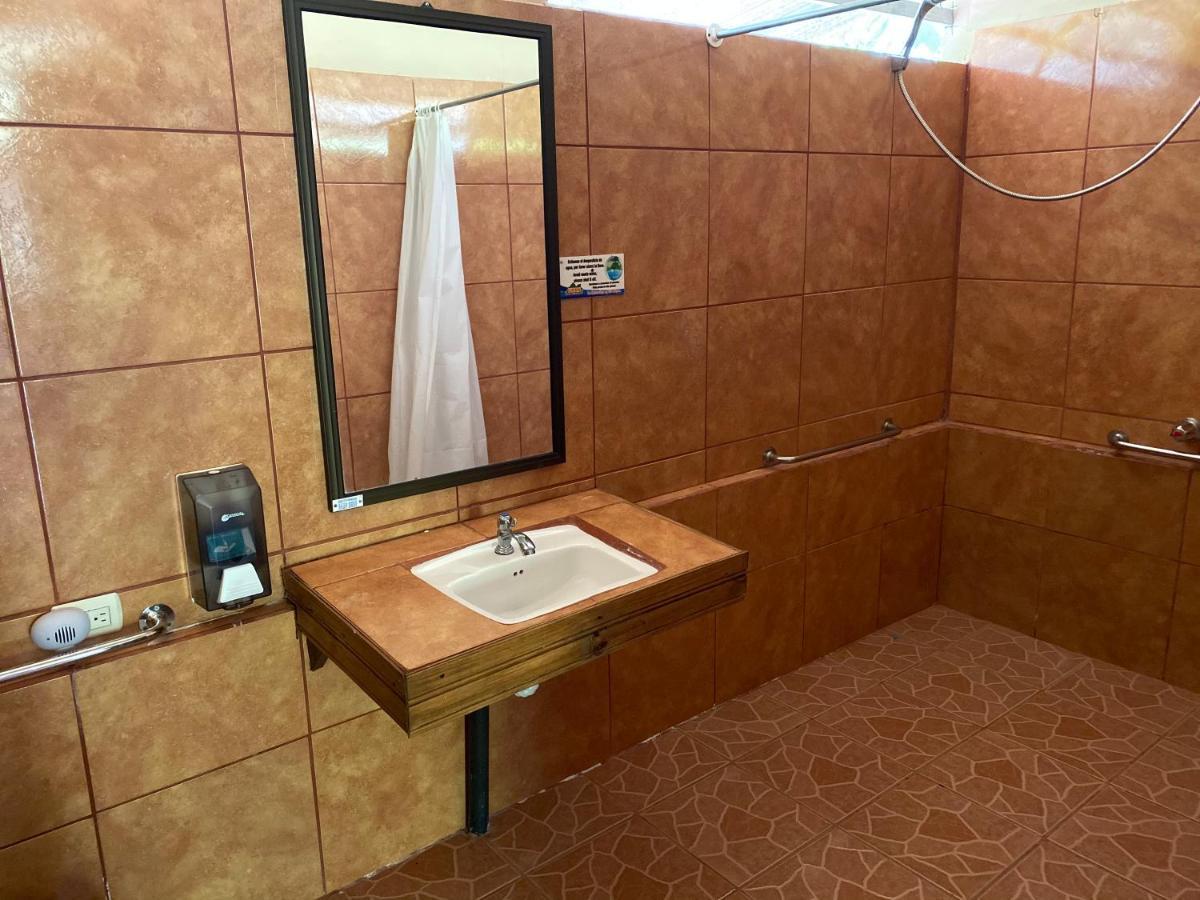 Hotel Uran Rivas Kültér fotó