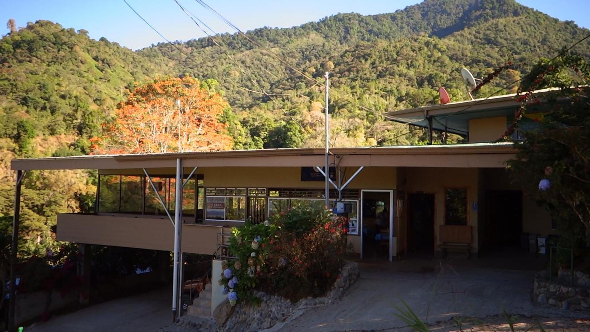 Hotel Uran Rivas Kültér fotó