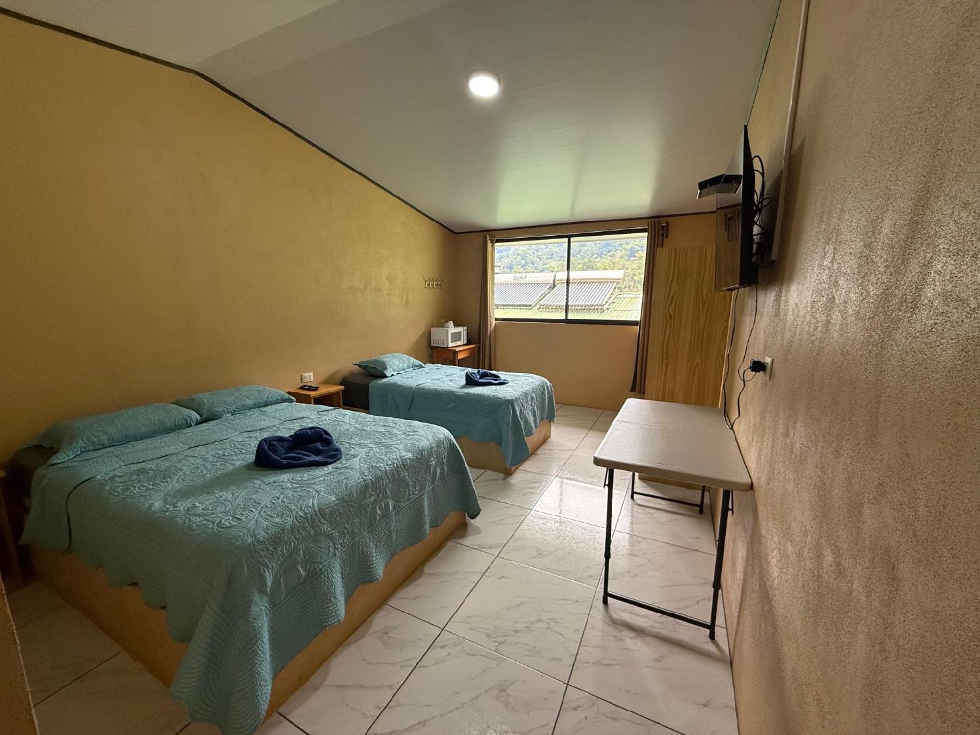 Hotel Uran Rivas Kültér fotó