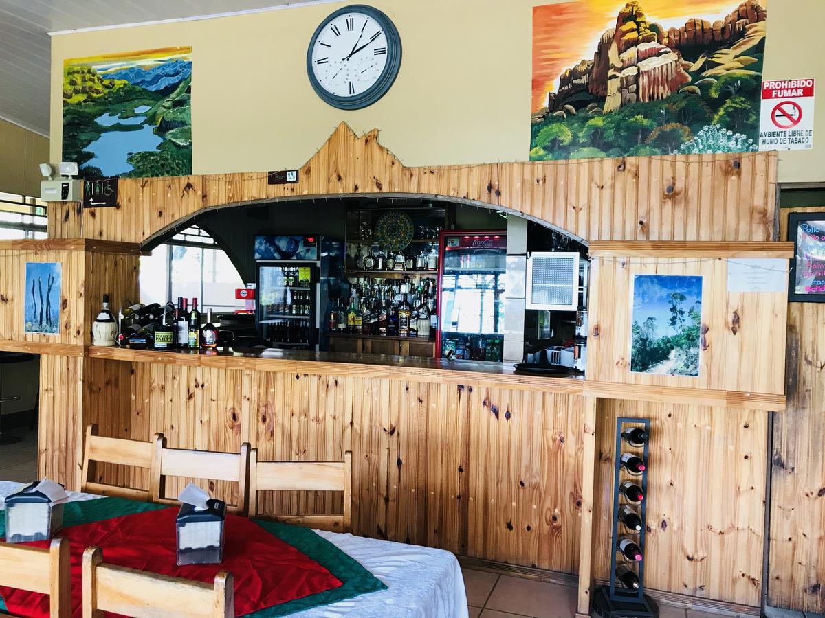 Hotel Uran Rivas Kültér fotó