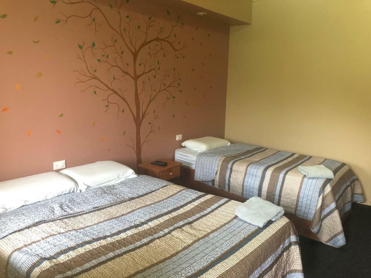 Hotel Uran Rivas Kültér fotó