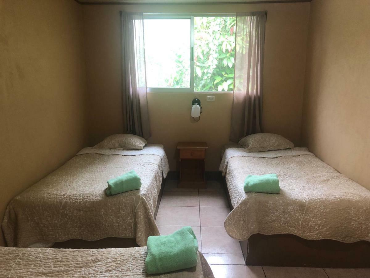Hotel Uran Rivas Kültér fotó