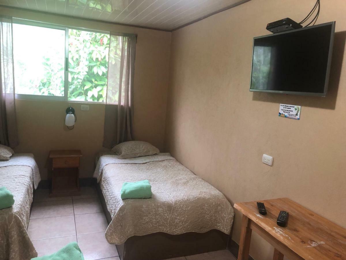 Hotel Uran Rivas Kültér fotó