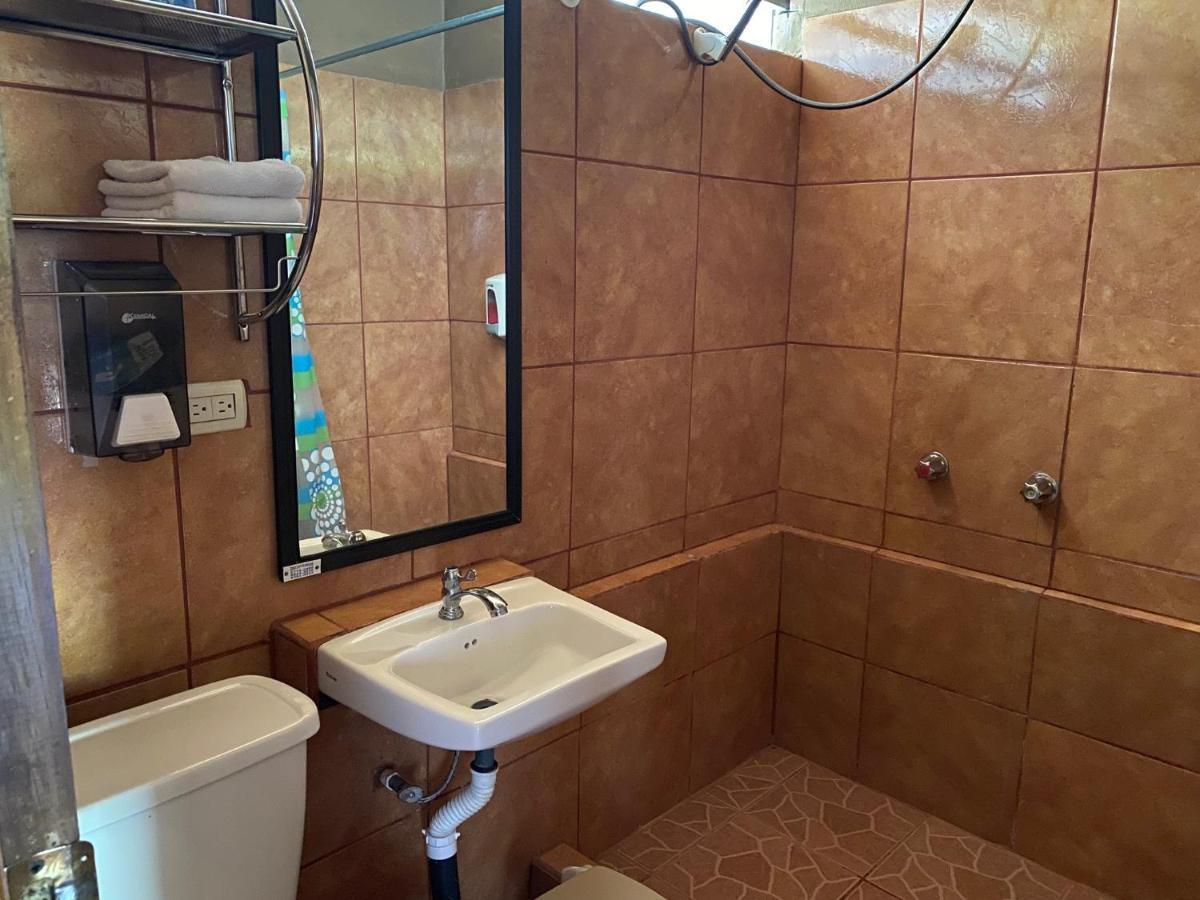 Hotel Uran Rivas Kültér fotó